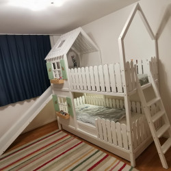 Unik våningssäng TRISTAN för 2 barn med rutschkana
